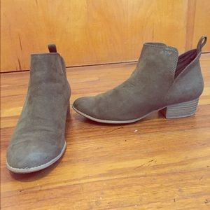 Olive green Booties. American Eagle. Size 8.5.